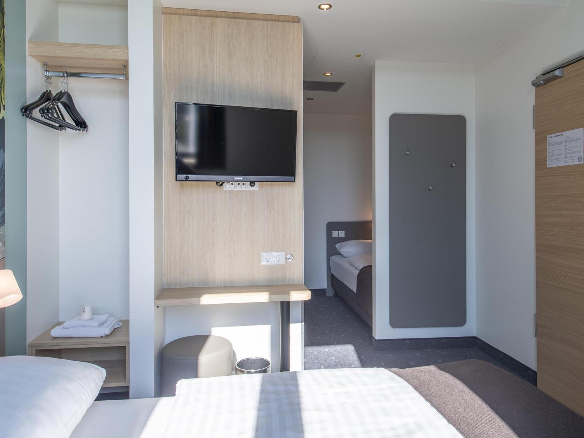 B&B Hotel Muenchen-Trudering Εξωτερικό φωτογραφία