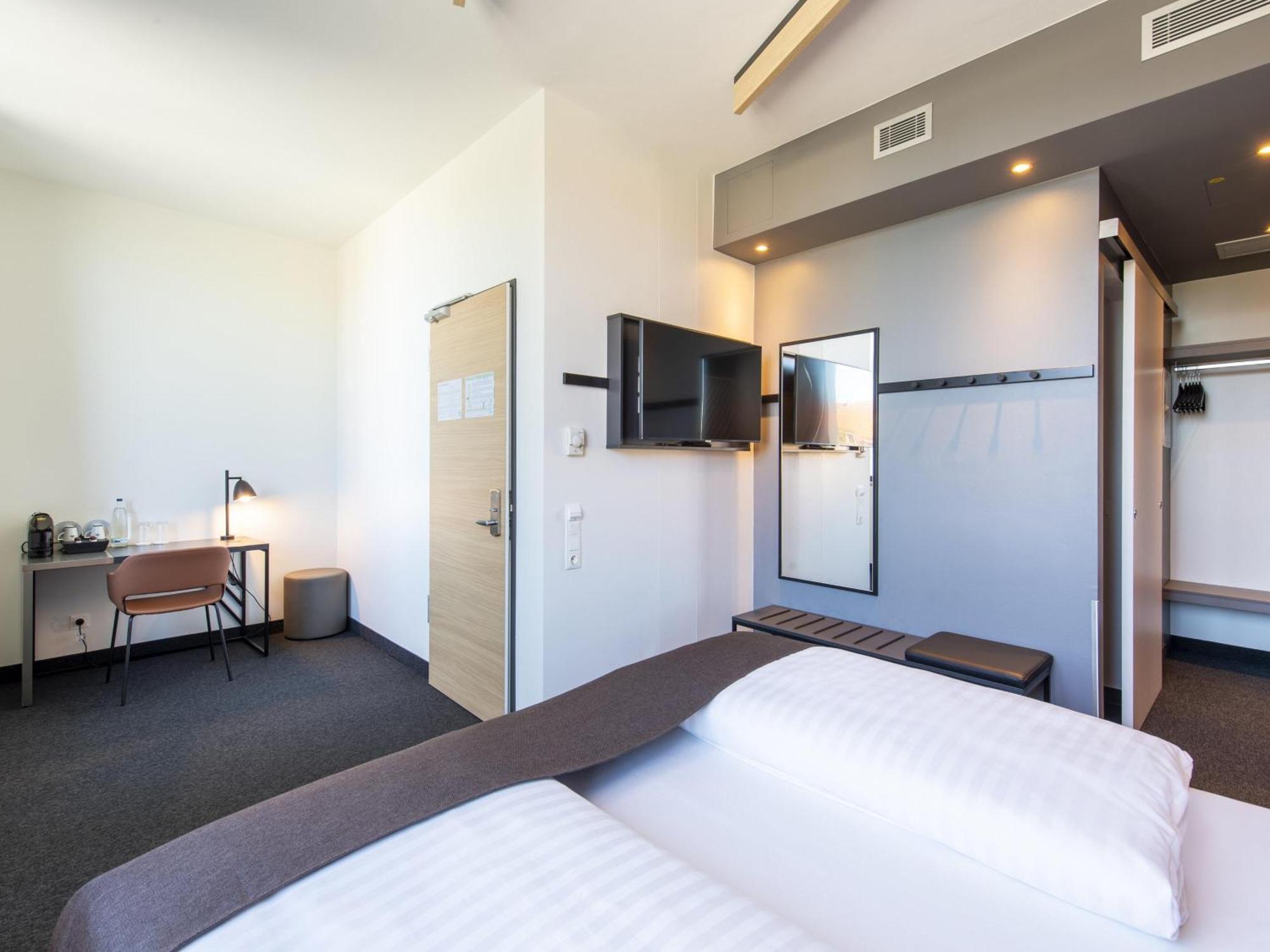 B&B Hotel Muenchen-Trudering Εξωτερικό φωτογραφία