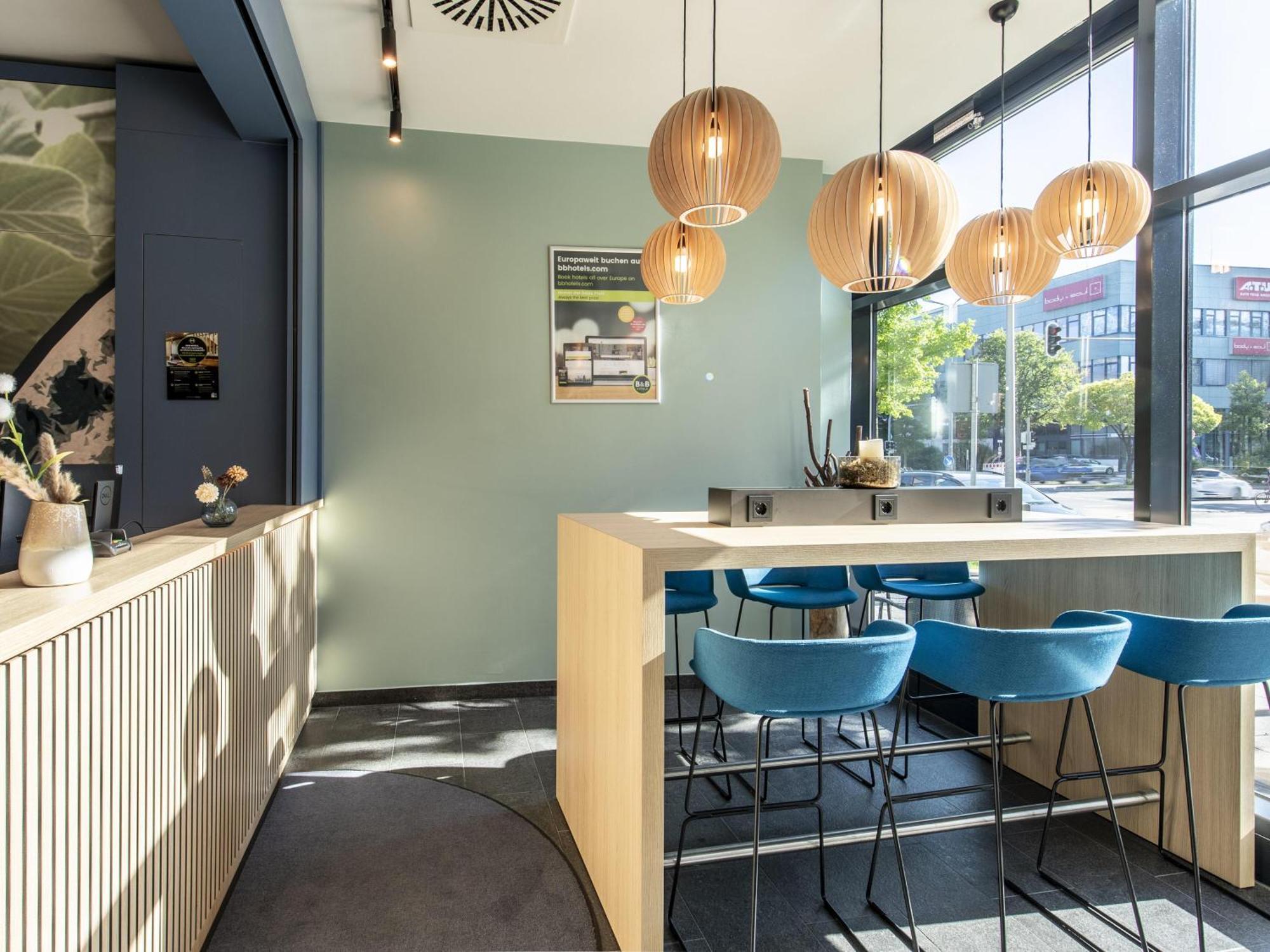 B&B Hotel Muenchen-Trudering Εξωτερικό φωτογραφία